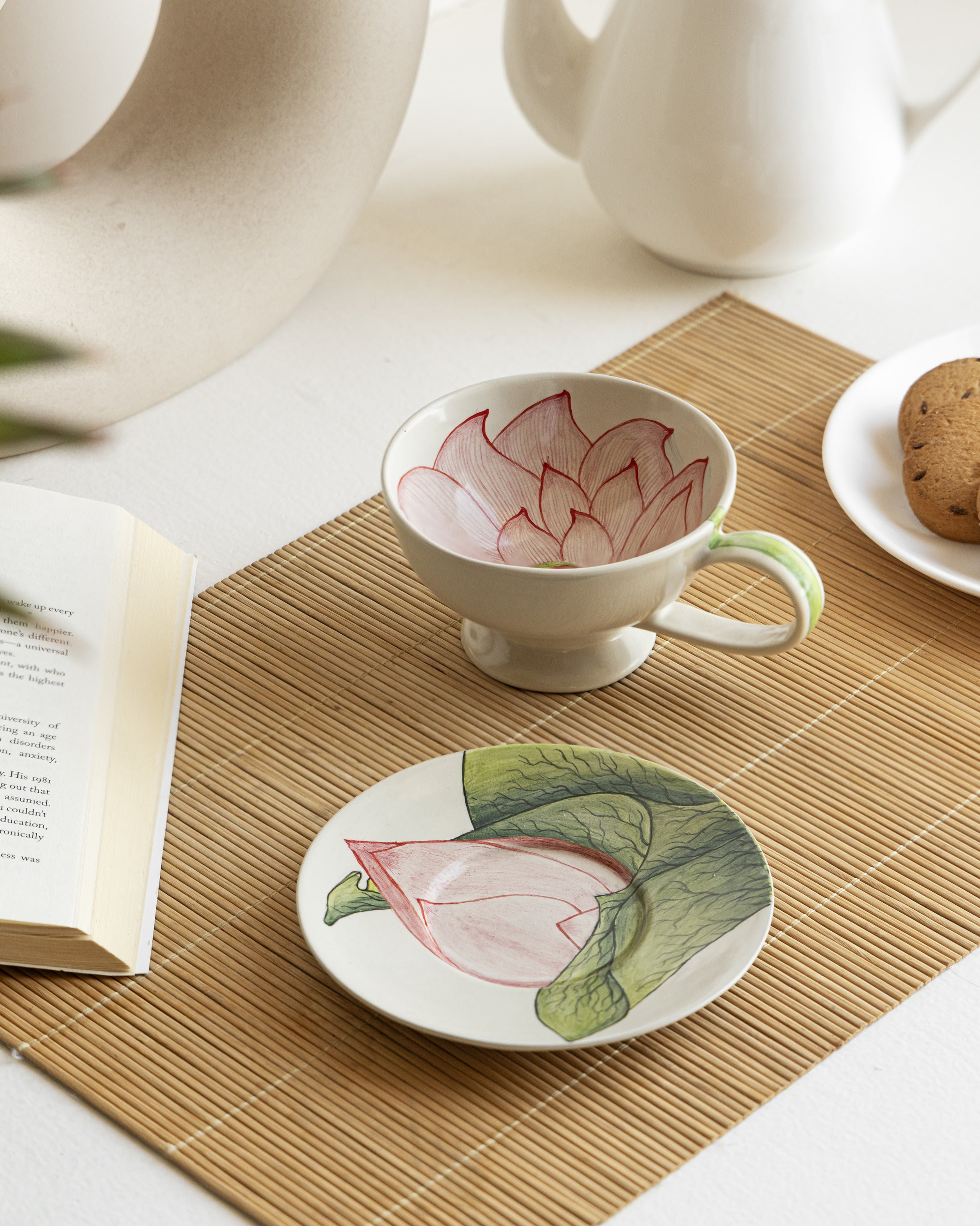 Tea Cup and Saucer Large Lotus-Marble Lotus
