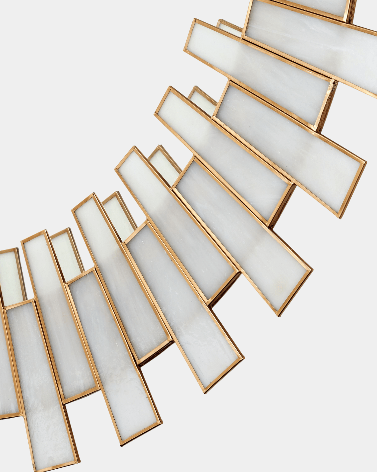 Glasdele Round Mirror - Marble Lotus - Get Stylish Glasdele Round Mirror