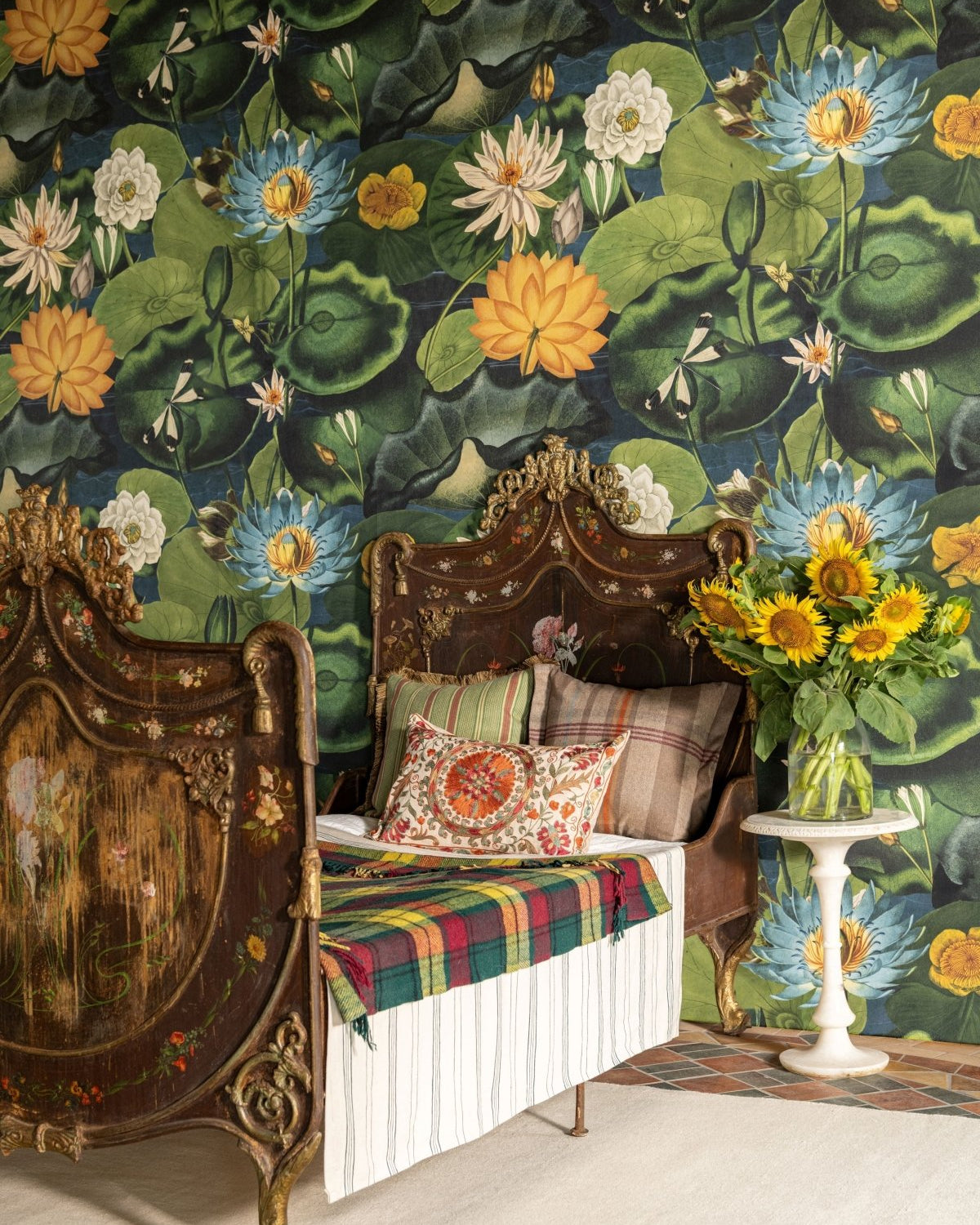 LOTUS BLOSSOM - Marble Lotus - LOTUS BLOSSOM