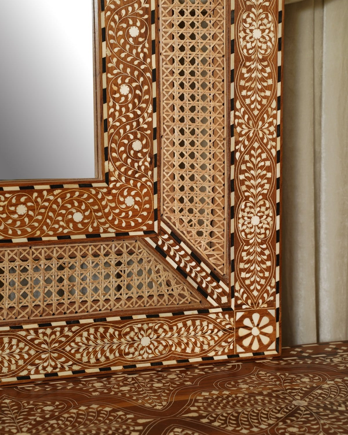 Maharani Rectangular Mirror 48 x 36 in - Marble Lotus - Maharani Rectangular Mirror 48 x 36 in