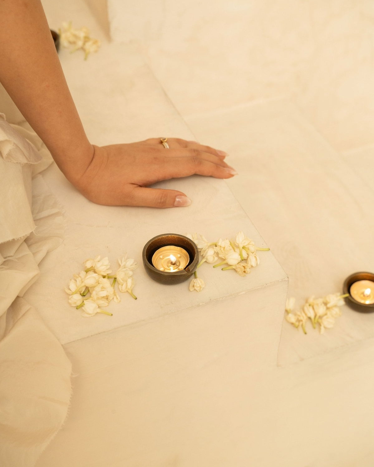 Umbra Tealight Holders, Set of 9 - Marble Lotus - Umbra Tealight Holders, Set of 9 - Marble Lotus