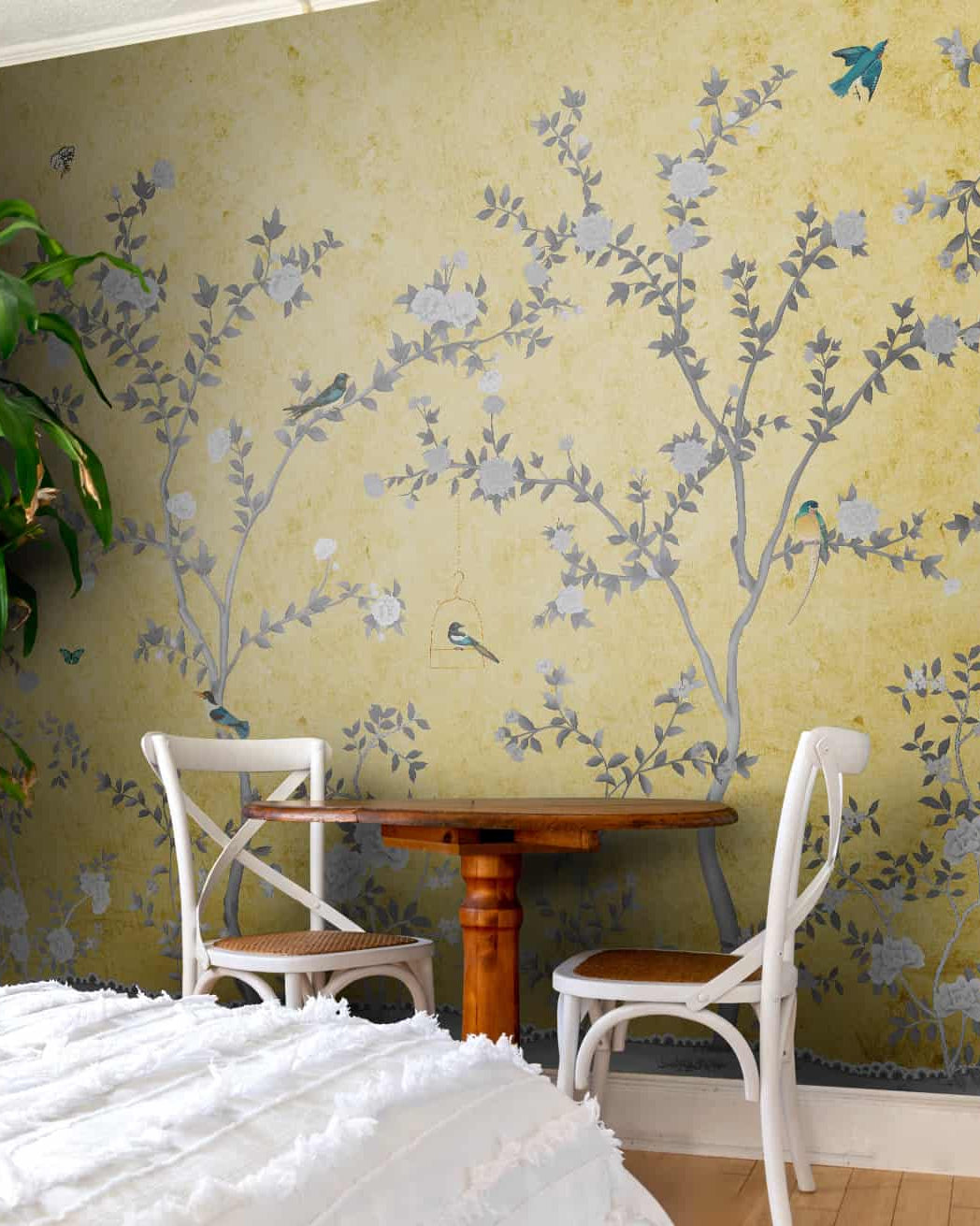 Yellow Aura in the Garden, Luxury Chinoiserie Wallcovering - Marble Lotus - Yellow Aura in the Garden, Chinoiserie Wallcovering