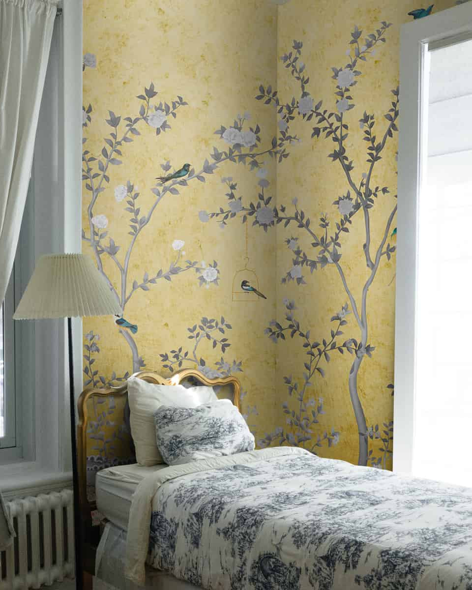 Yellow Aura in the Garden, Luxury Chinoiserie Wallcovering - Marble Lotus - Yellow Aura in the Garden, Chinoiserie Wallcovering