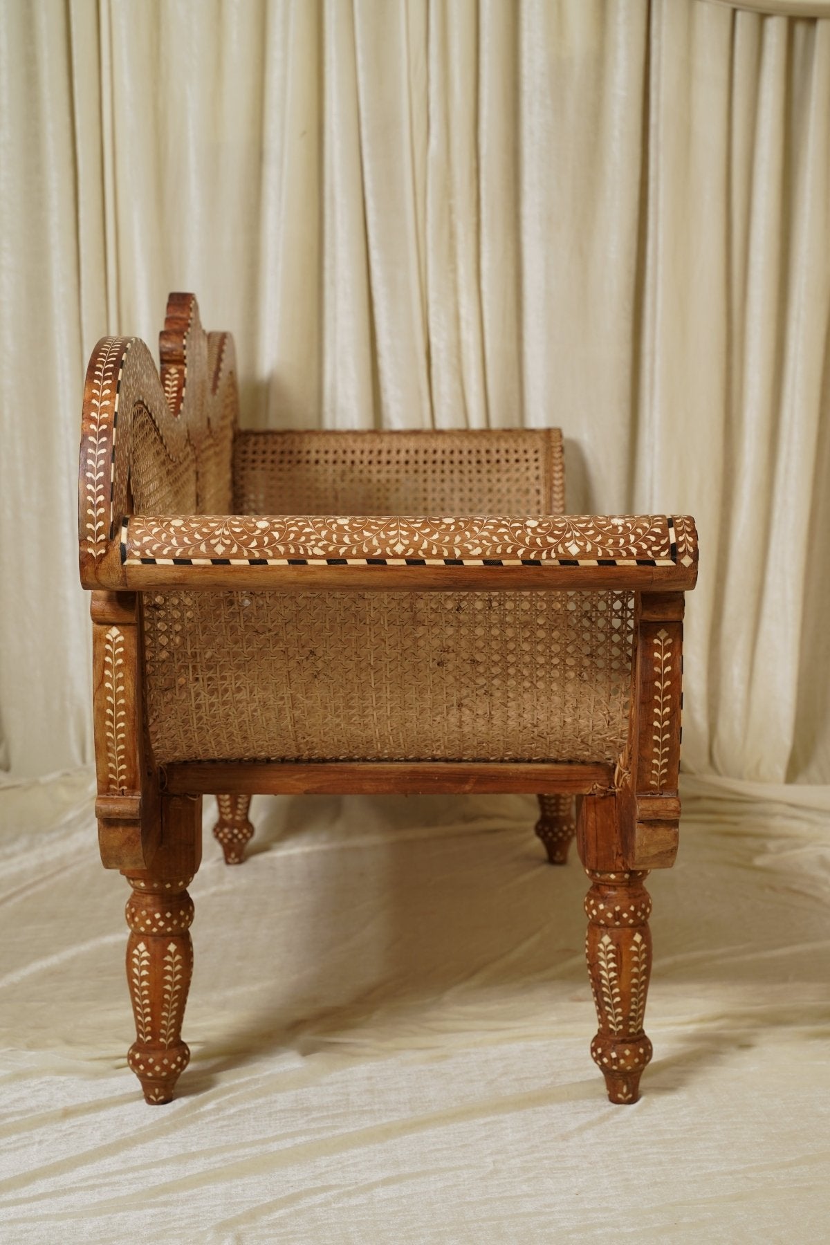 Maharani Courting Bench - Marble Lotus - Maharani Courting Bench