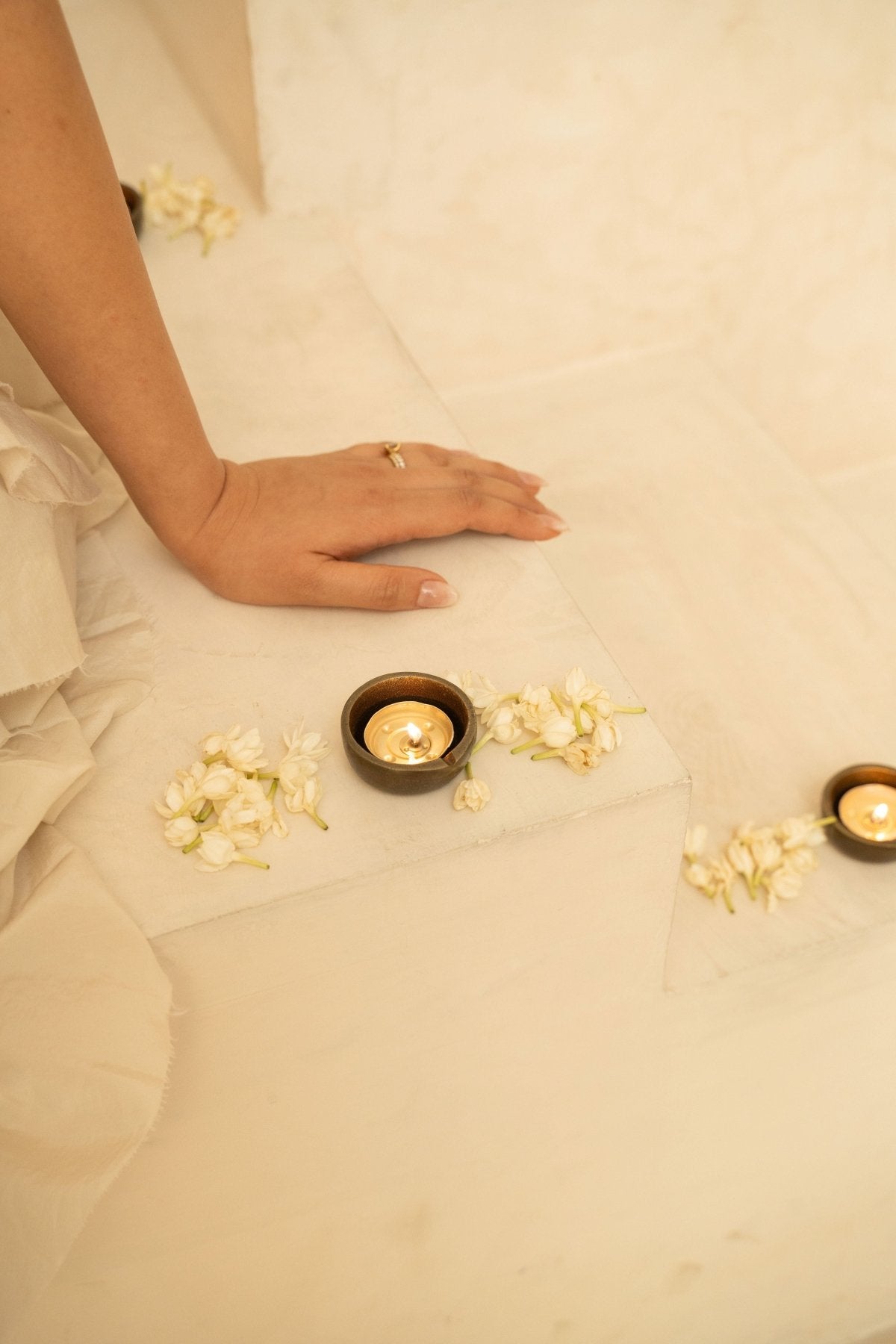 Umbra Tealight Holders, Set of 9 - Marble Lotus - Umbra Tealight Holders, Set of 9 - Marble Lotus